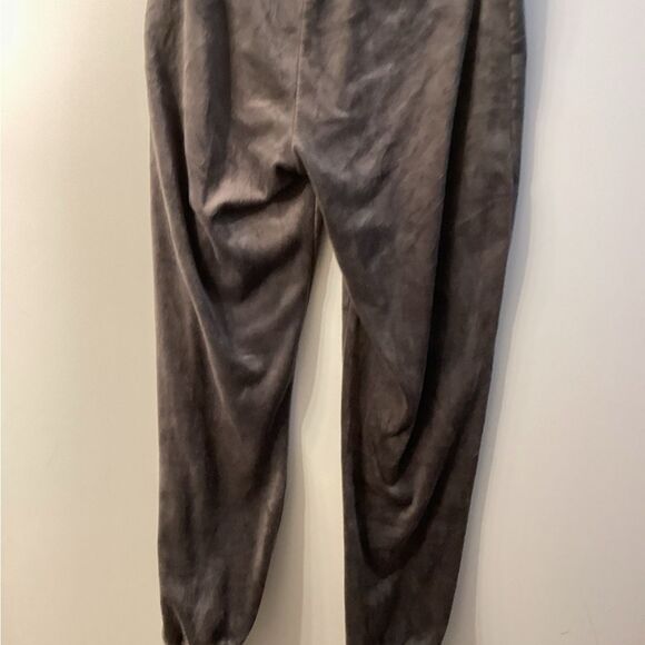 House of Harlow 1960 Lounge Ribbed Velour Pajama set Gray‎ - Picture 15 of 16